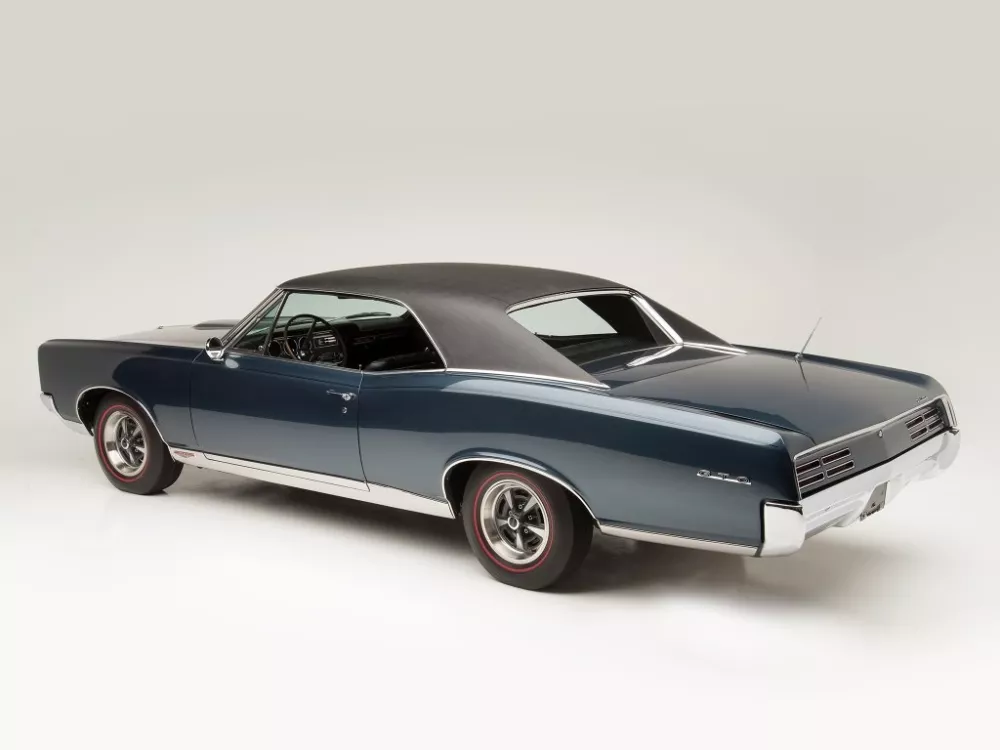 Автомобиль Pontiac GTO I Купе