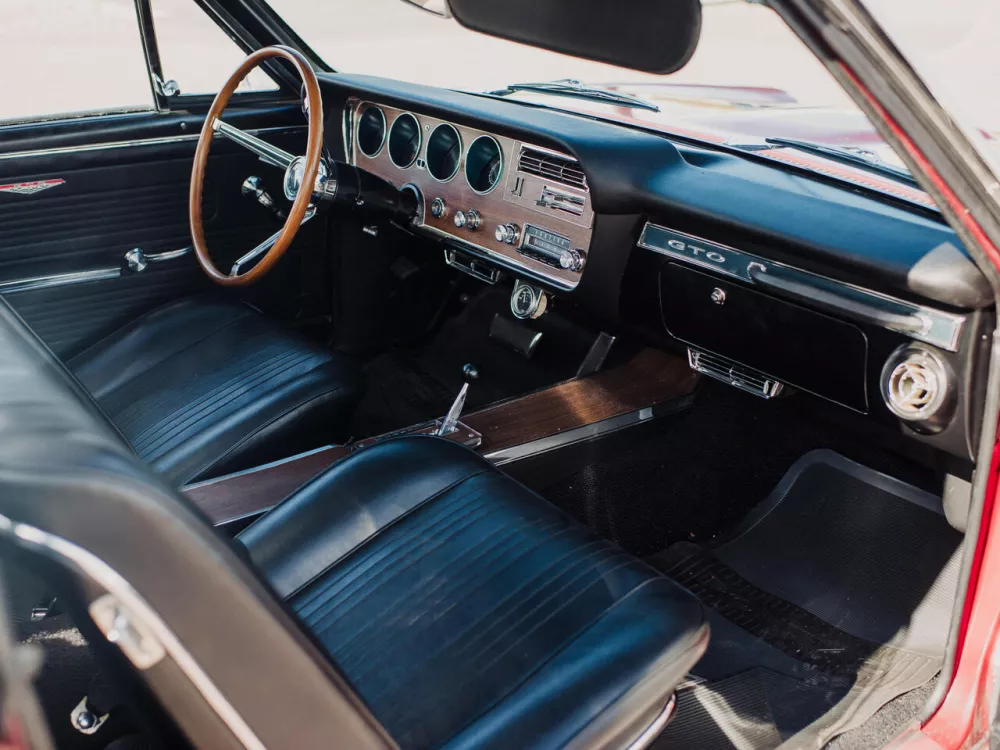 Автомобиль Pontiac GTO I Купе