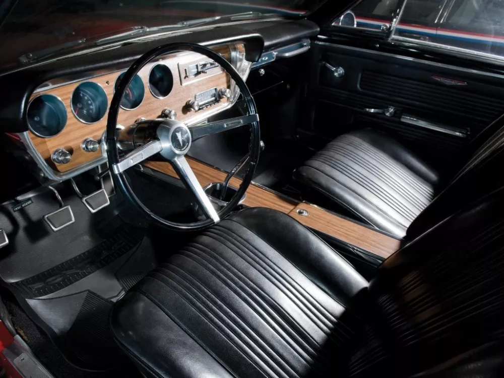 Автомобиль Pontiac GTO I Купе
