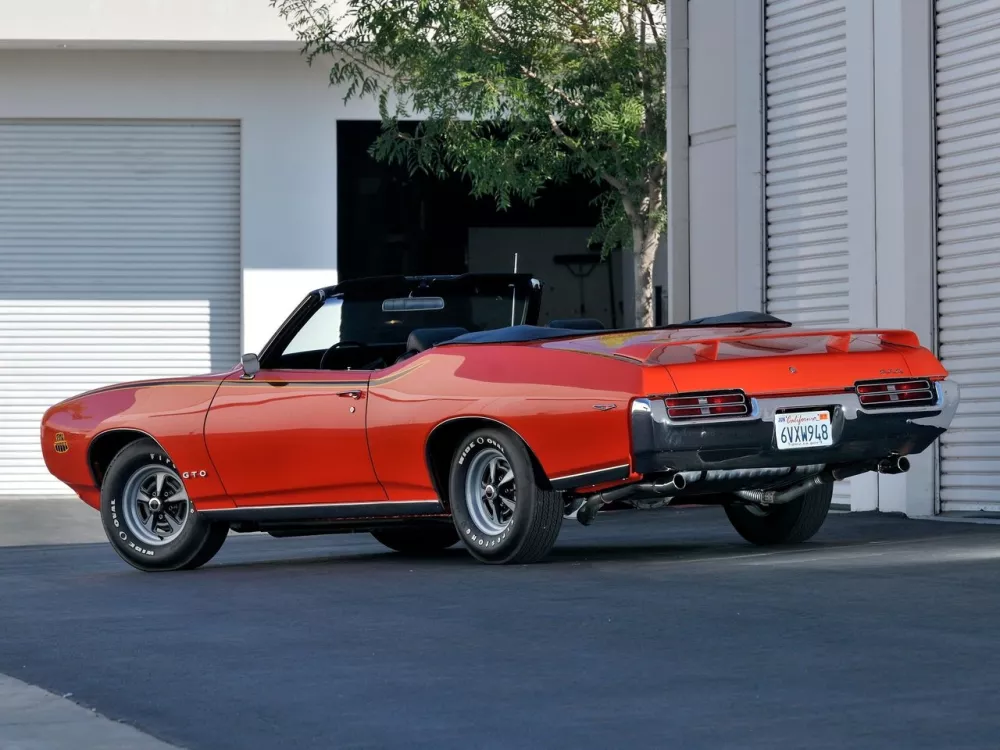 Автомобиль Pontiac GTO II Кабриолет