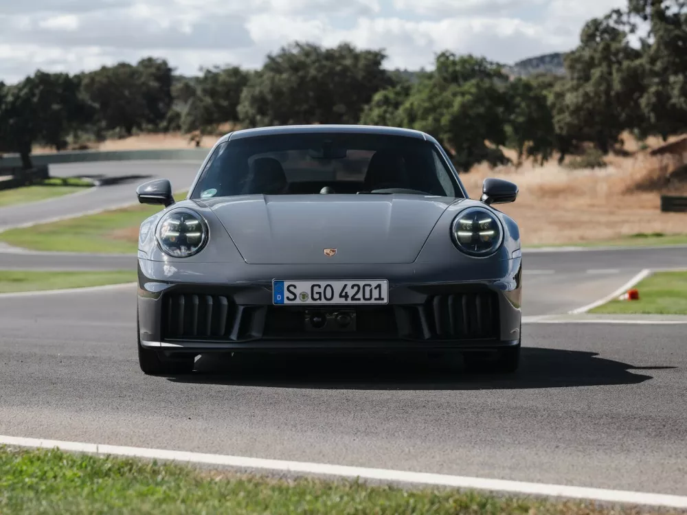 Автомобиль Porsche 911 VIII (992) Рестайлинг Купе