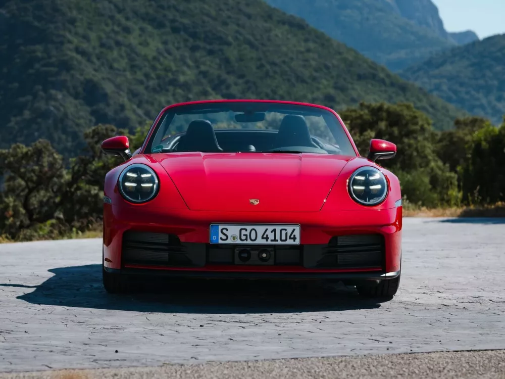 Автомобиль Porsche 911 VIII (992) Рестайлинг Кабриолет