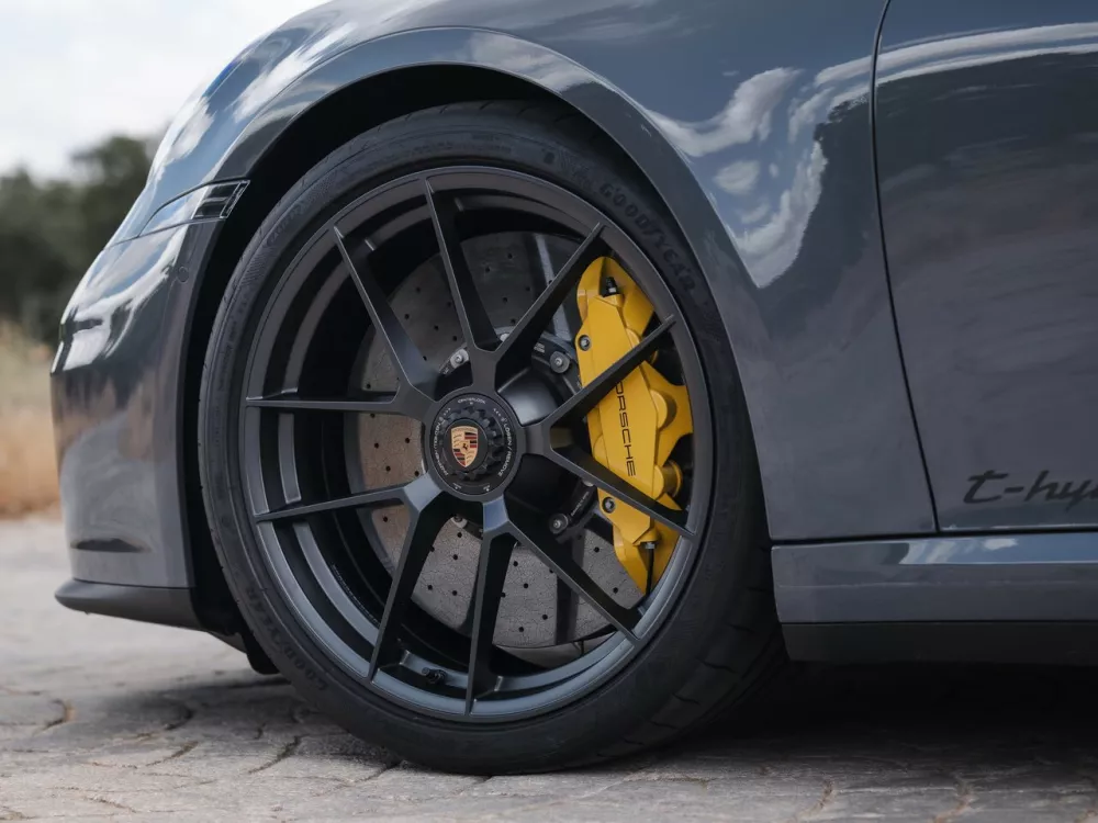 Автомобиль Porsche 911 VIII (992) Рестайлинг Купе