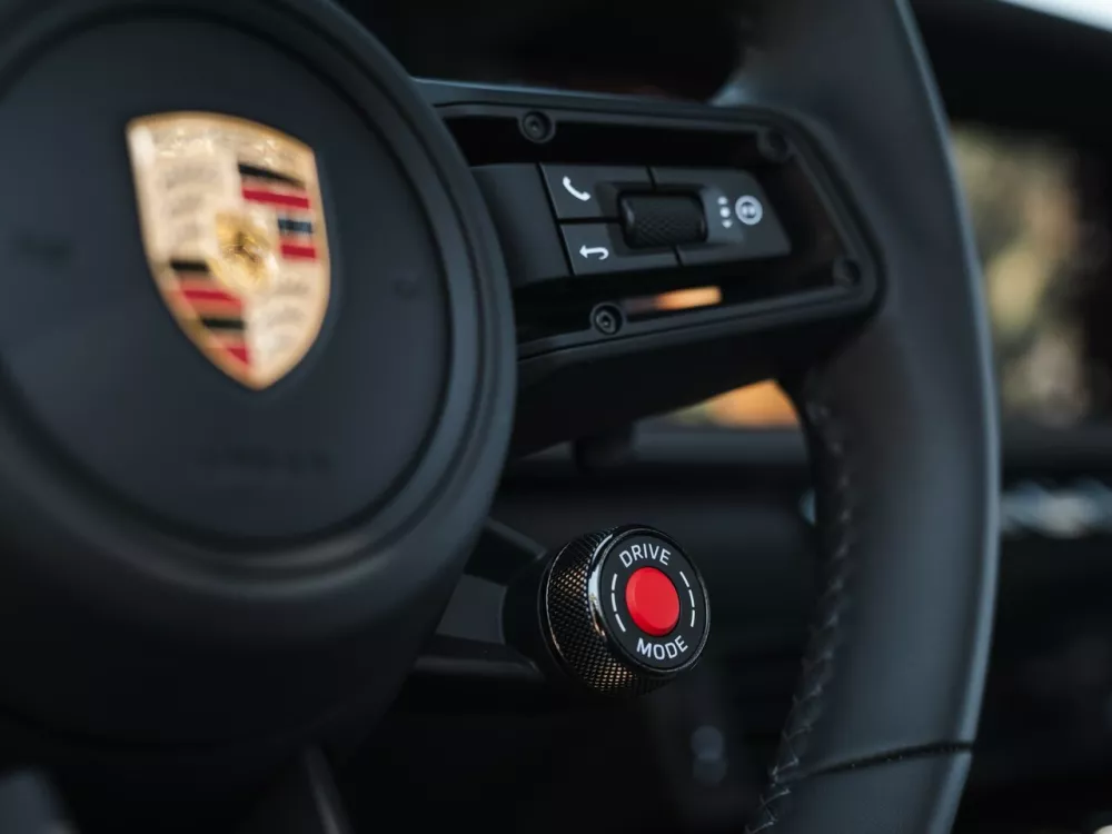 Автомобиль Porsche 911 VIII (992) Рестайлинг Кабриолет