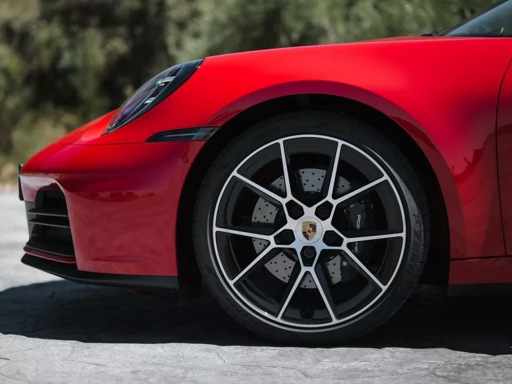 Автомобиль Porsche 911 VIII (992) Рестайлинг Кабриолет
