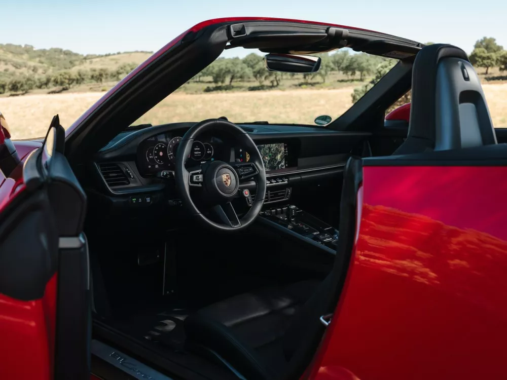 Автомобиль Porsche 911 VIII (992) Рестайлинг Кабриолет