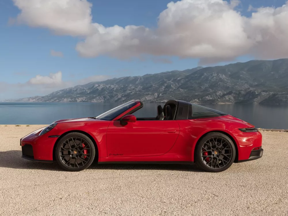 Автомобиль Porsche 911 VIII (992) Рестайлинг Тарга Targa