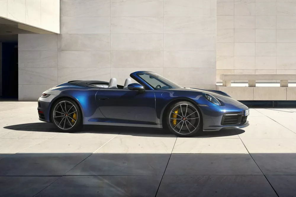 Автомобиль Porsche 911 VIII (992) Кабриолет