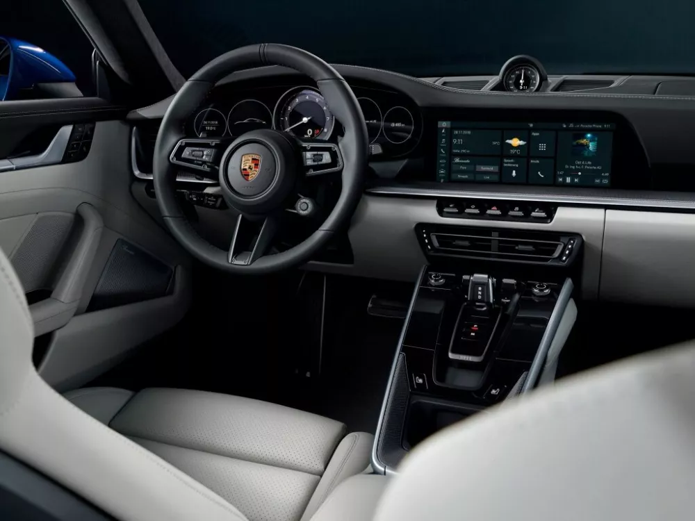 Автомобиль Porsche 911 VIII (992) Кабриолет