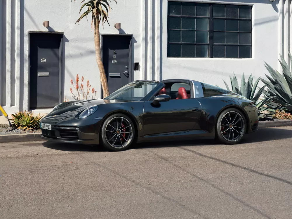Автомобиль Porsche 911 VIII (992) Тарга Targa