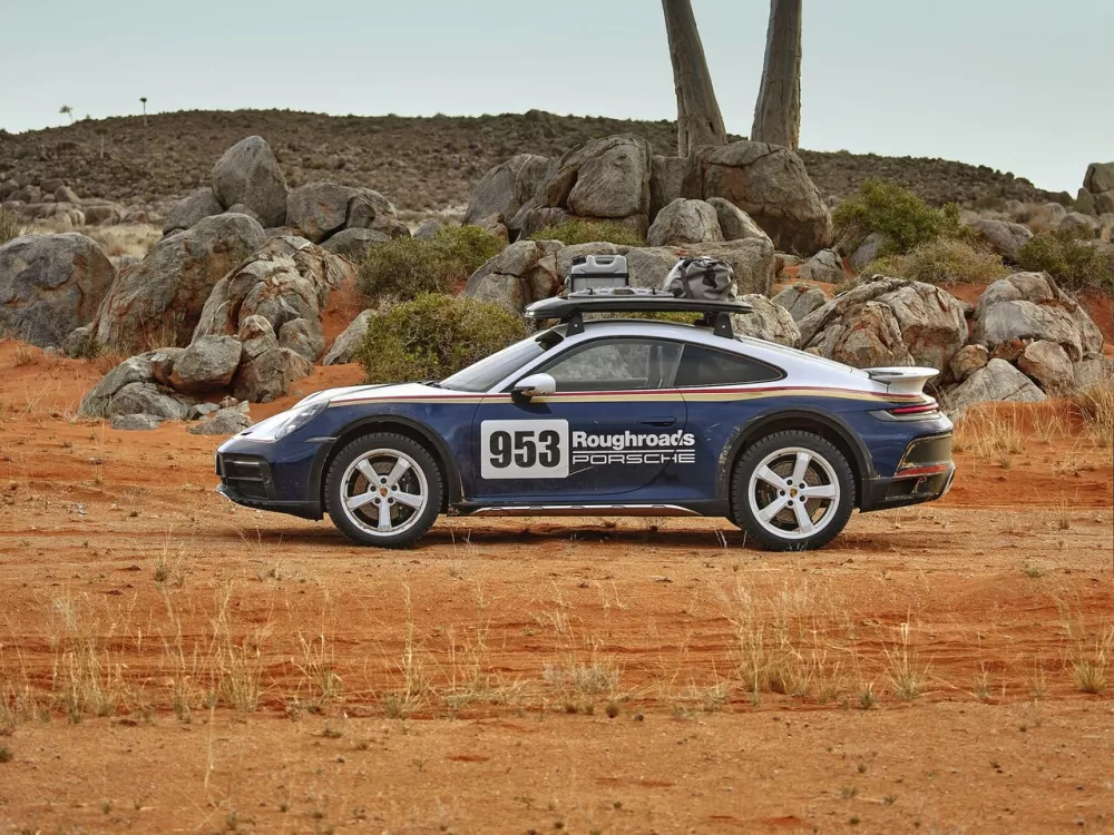 Автомобиль Porsche 911 VIII (992) Купе Dakar