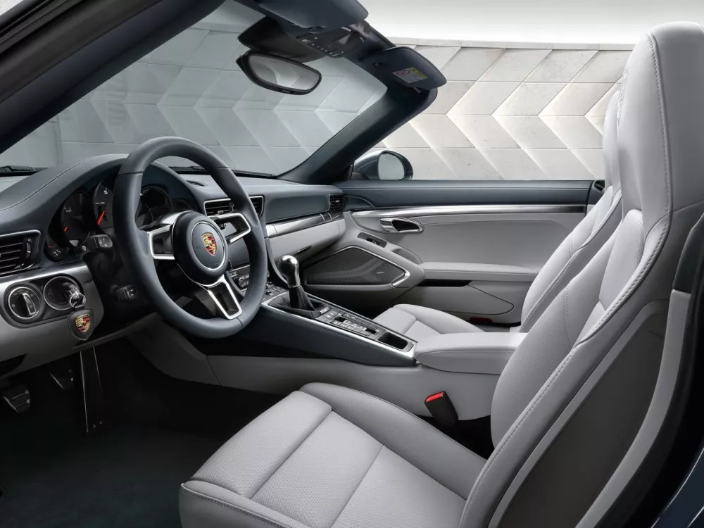 Автомобиль Porsche 911 VII (991) Рестайлинг Кабриолет