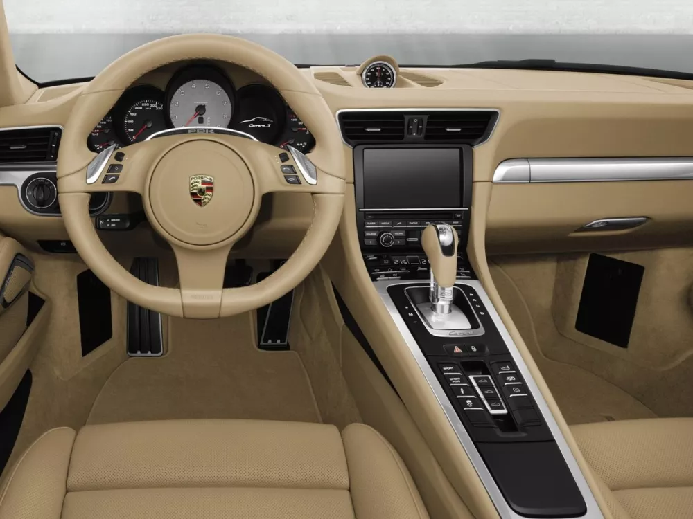 Автомобиль Porsche 911 VII (991) Кабриолет