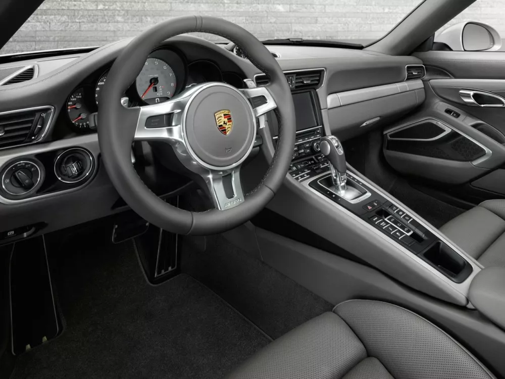 Автомобиль Porsche 911 VII (991) Кабриолет