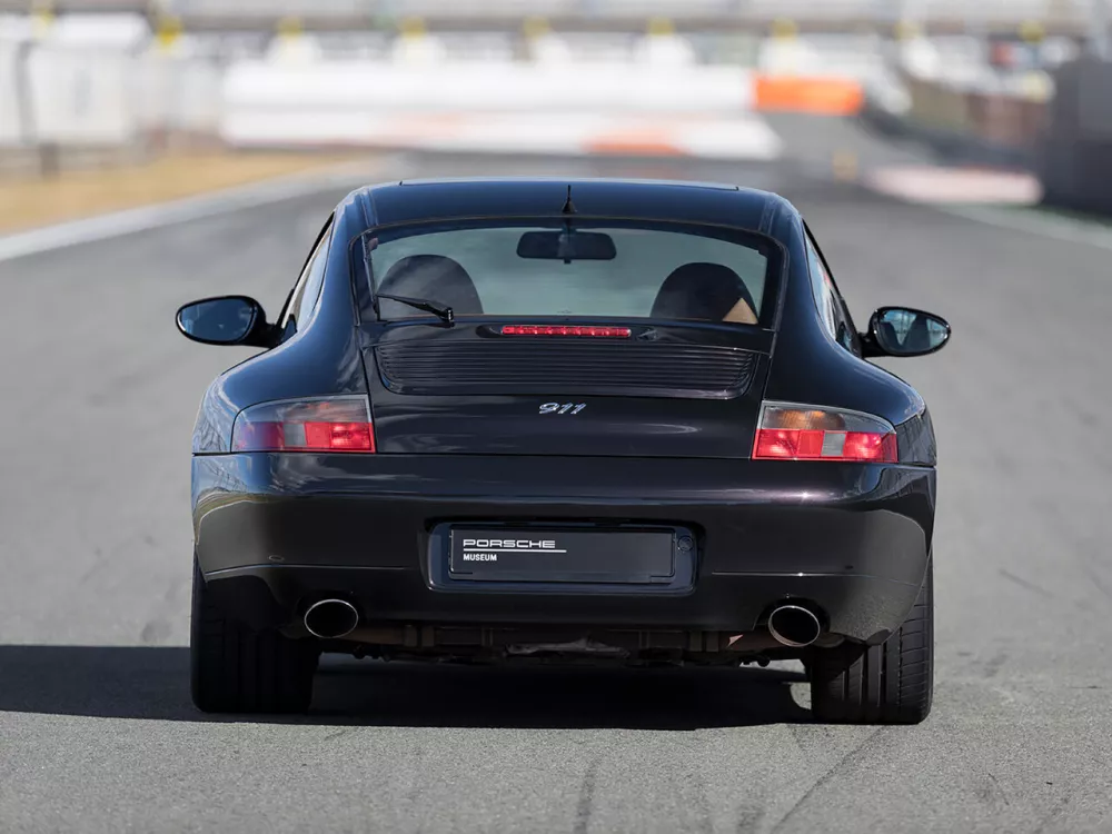 Автомобиль Porsche 911 V (996) Купе