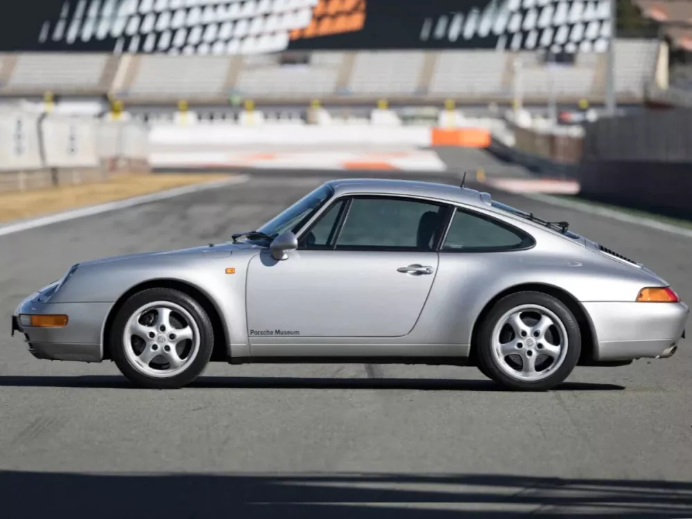 Автомобиль Porsche 911 IV (993) Купе