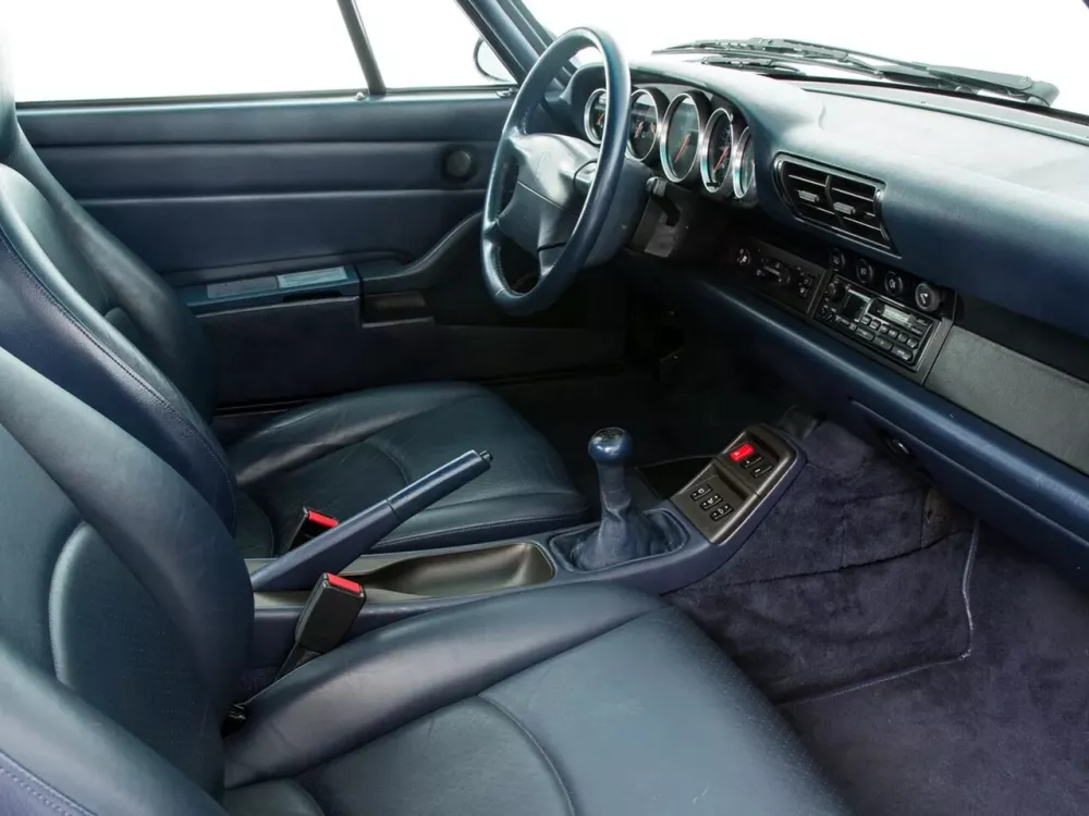 Автомобиль Porsche 911 IV (993) Купе
