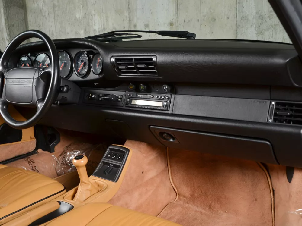 Автомобиль Porsche 911 IV (993) Тарга Targa