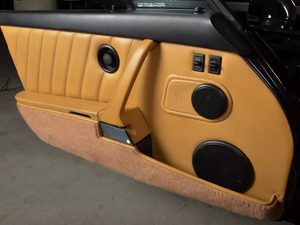 Автомобиль Porsche 911 IV (993) Тарга Targa