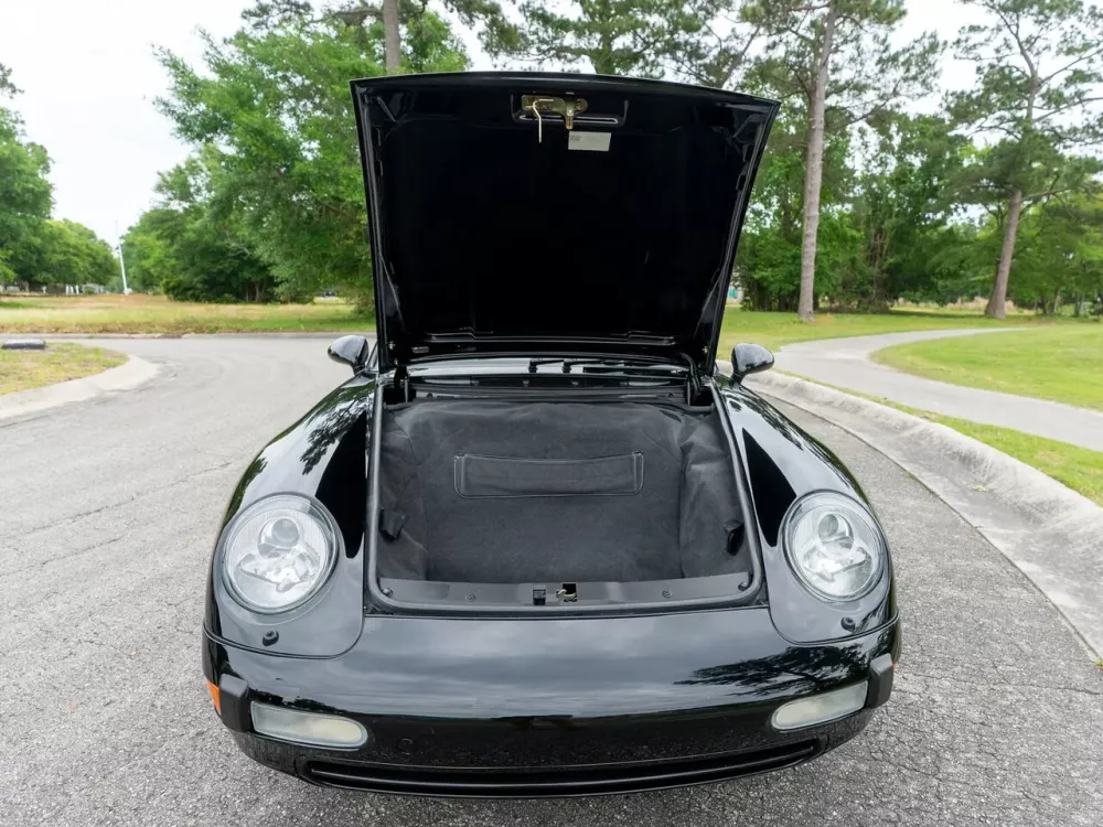 Автомобиль Porsche 911 IV (993) Кабриолет
