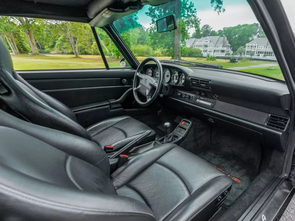 Автомобиль Porsche 911 IV (993) Кабриолет