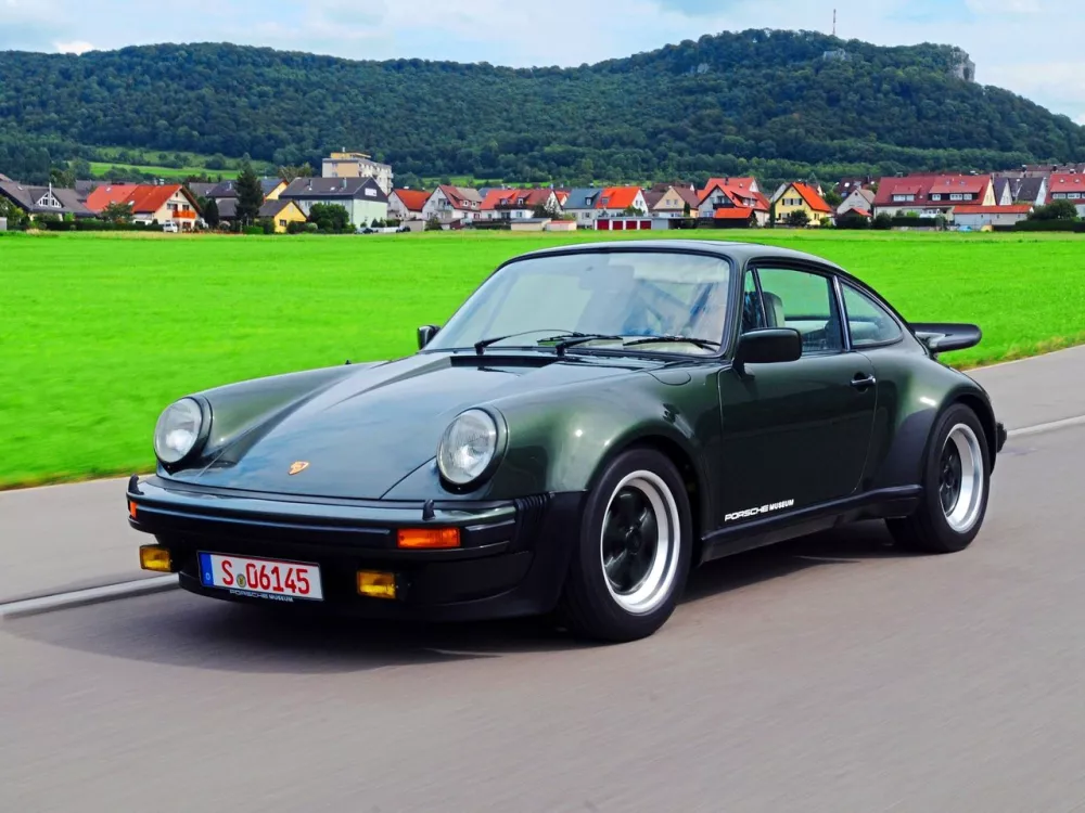 Автомобиль Porsche 911 II (911, 930) Купе