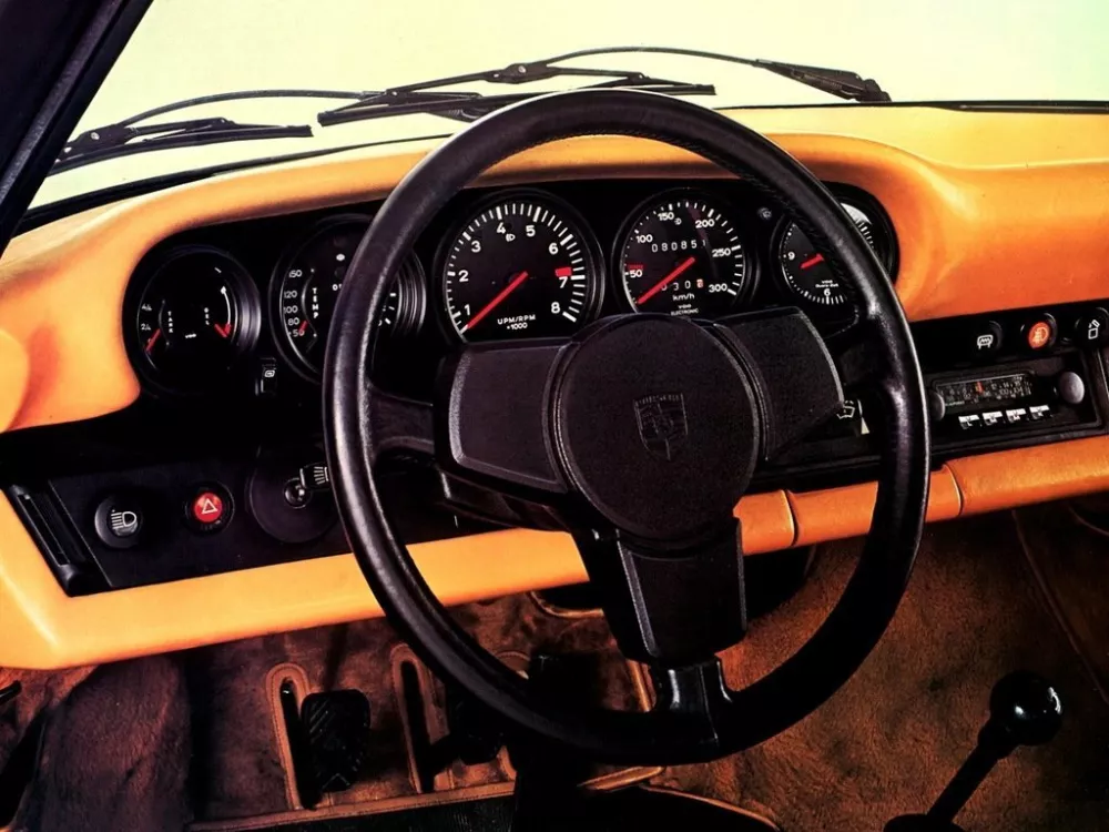 Автомобиль Porsche 911 II (911, 930) Купе