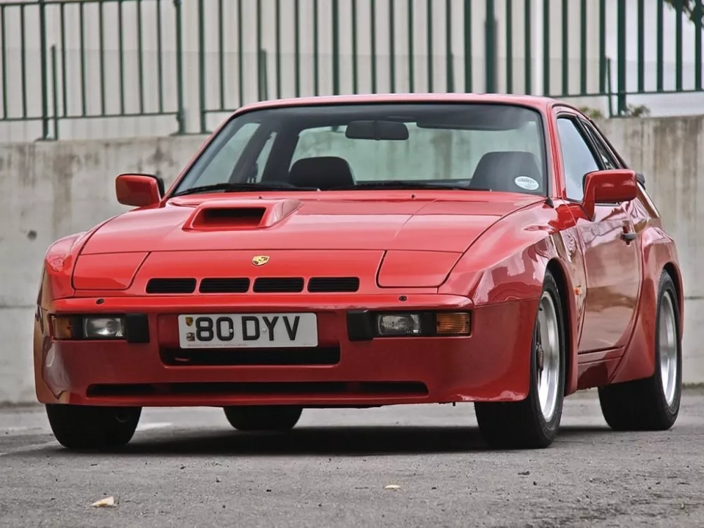 Автомобиль Porsche 924 Купе