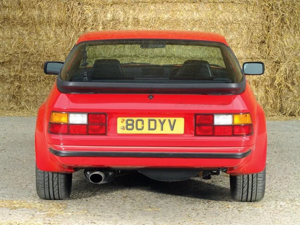 Автомобиль Porsche 924 Купе