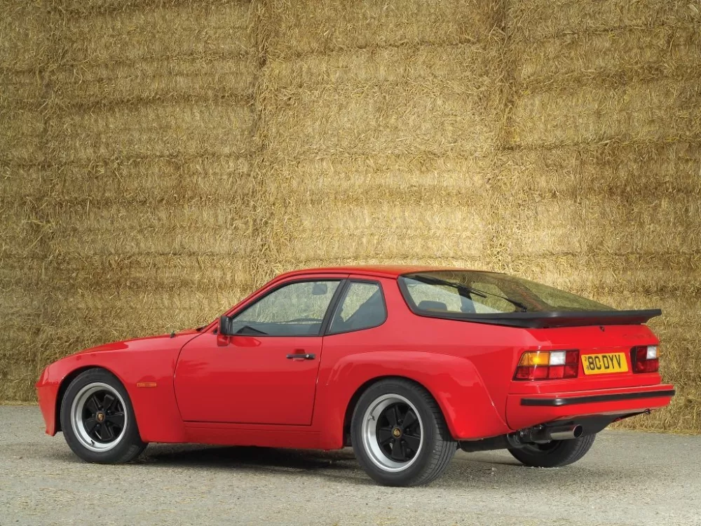 Автомобиль Porsche 924 Купе