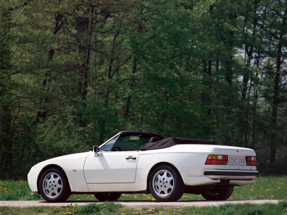 Автомобиль Porsche 944 Кабриолет