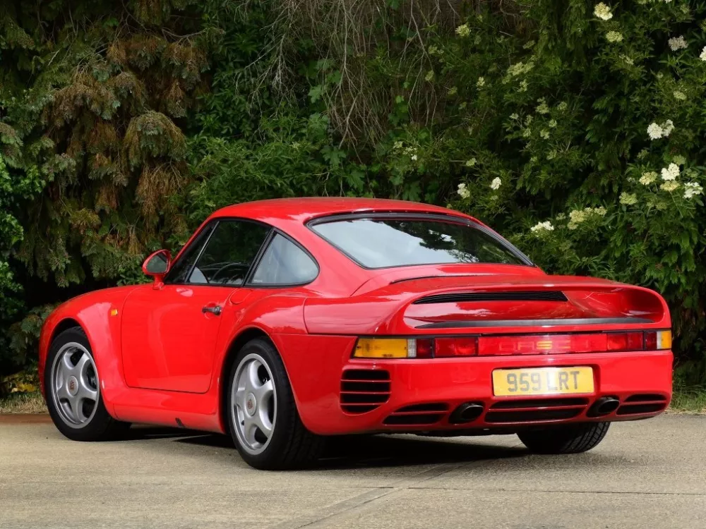 Автомобиль Porsche 959 Купе