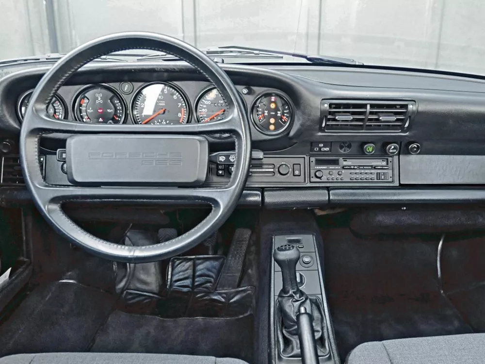 Автомобиль Porsche 959 Купе
