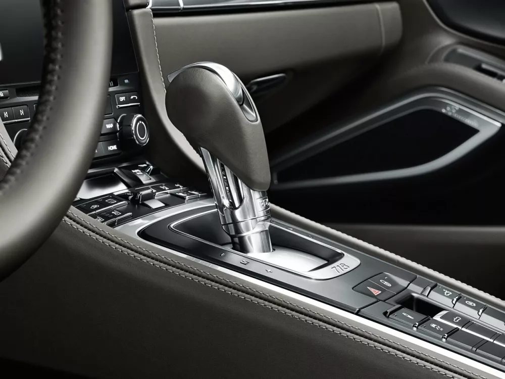 Автомобиль Porsche Boxster IV 718 (982) Родстер