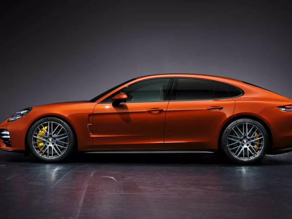 Автомобиль Porsche Panamera II Рестайлинг Лифтбек