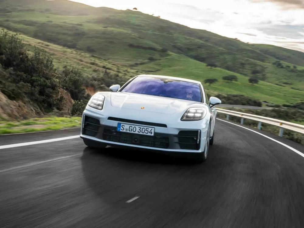Автомобиль Porsche Panamera III Лифтбек Executive