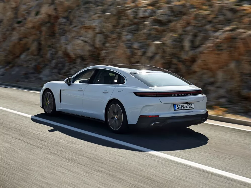 Автомобиль Porsche Panamera III Лифтбек Executive