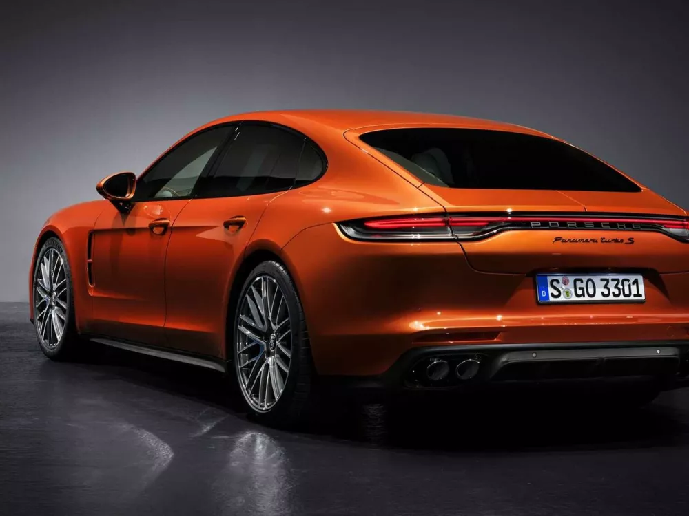 Автомобиль Porsche Panamera II Рестайлинг Лифтбек
