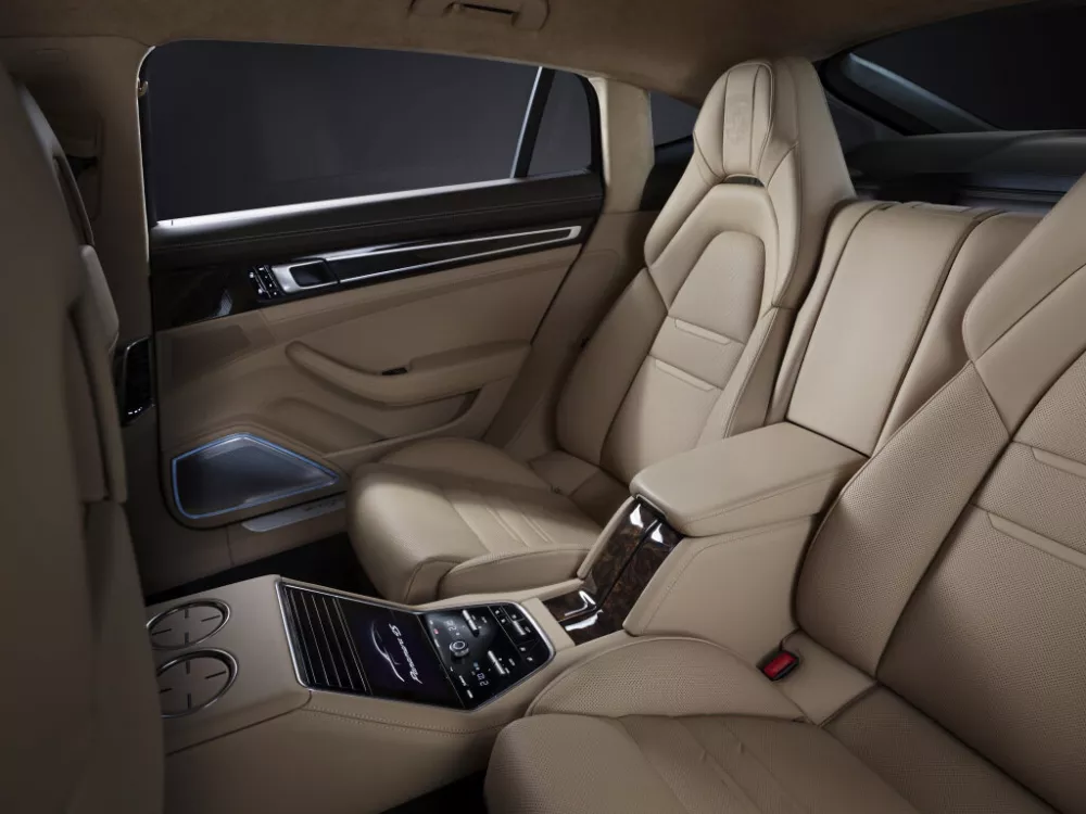 Автомобиль Porsche Panamera II Рестайлинг Лифтбек Executive