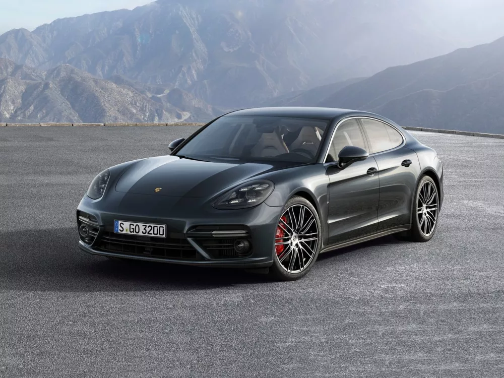 Автомобиль Porsche Panamera II Лифтбек