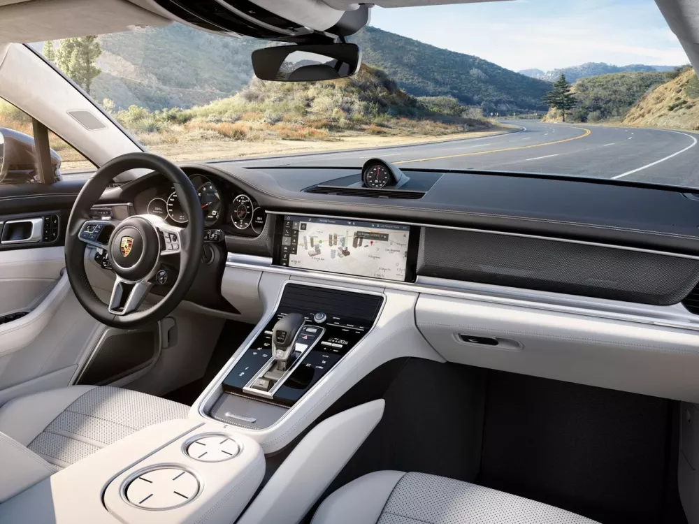 Автомобиль Porsche Panamera II Лифтбек