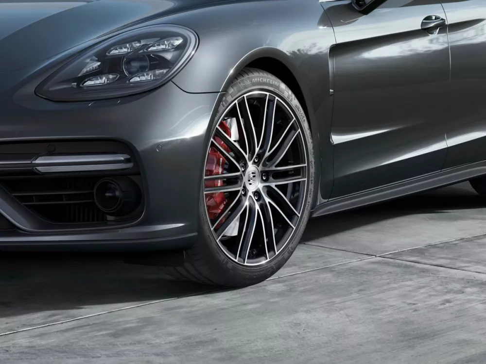 Автомобиль Porsche Panamera II Лифтбек
