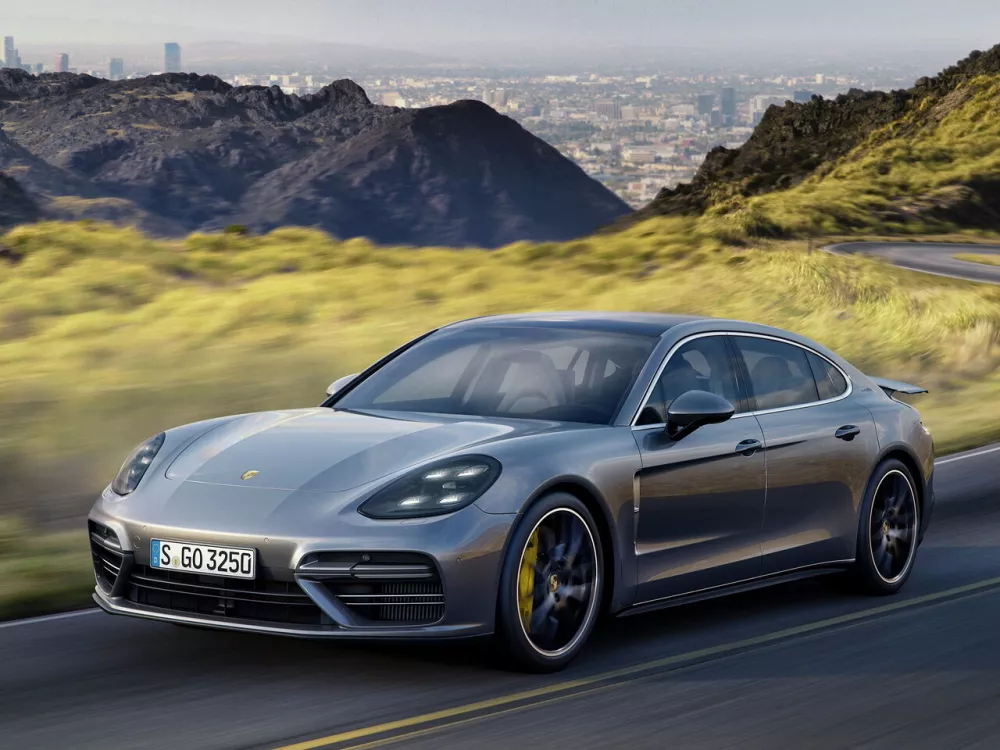 Автомобиль Porsche Panamera II Лифтбек Executive