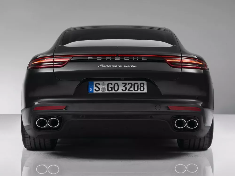 Автомобиль Porsche Panamera II Лифтбек Executive