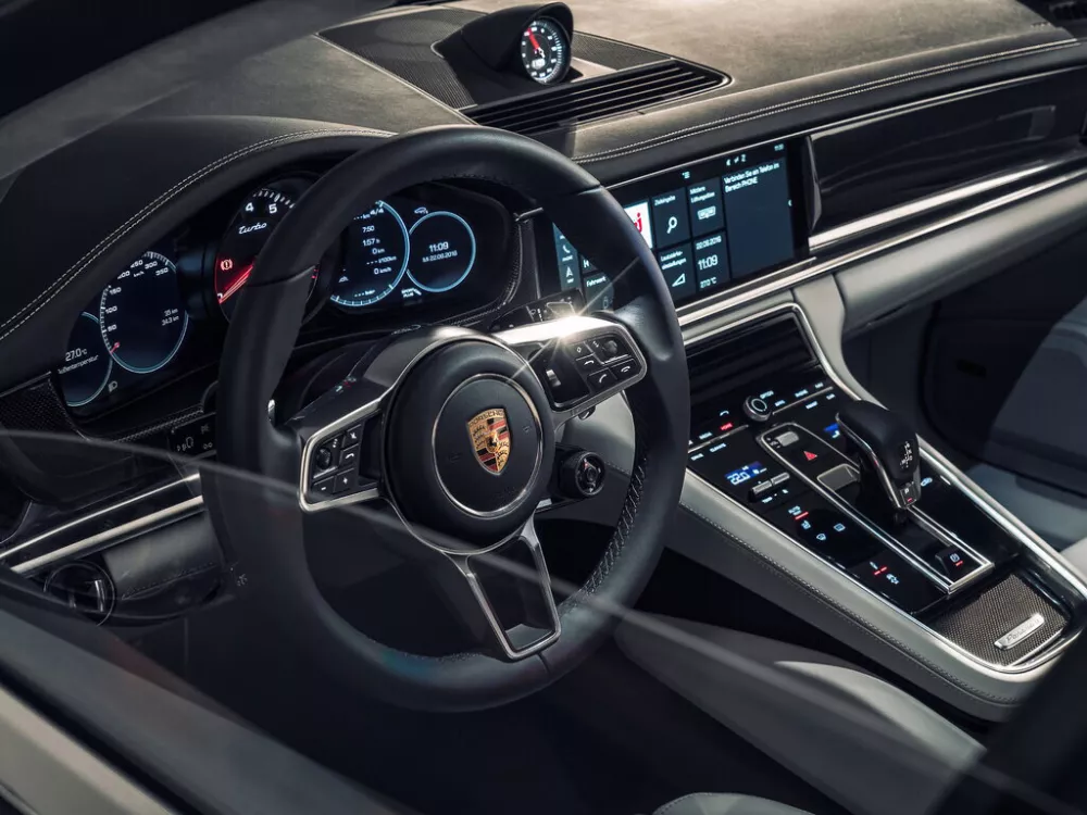 Автомобиль Porsche Panamera II Лифтбек Executive