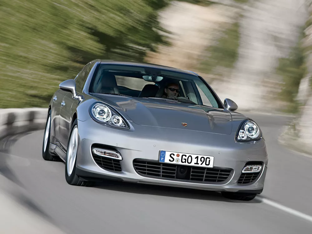 Автомобиль Porsche Panamera I Лифтбек