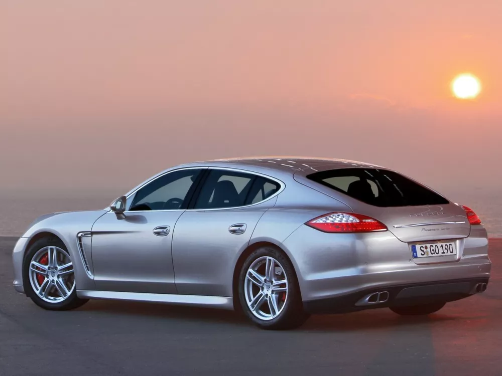 Автомобиль Porsche Panamera I Лифтбек