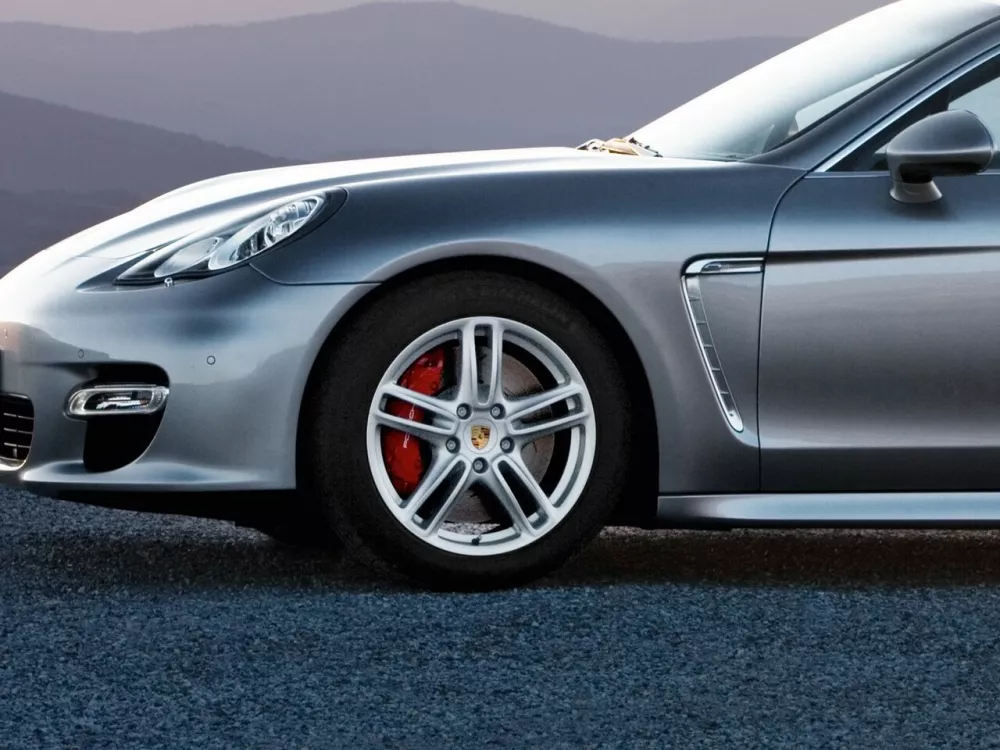 Автомобиль Porsche Panamera I Лифтбек