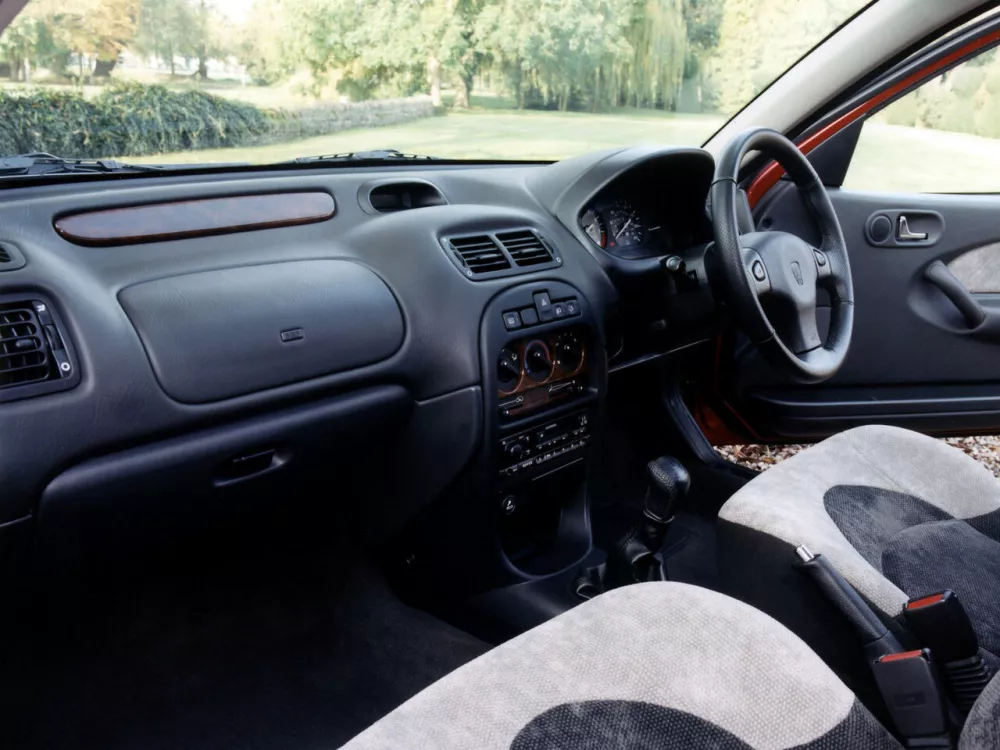 Автомобиль Rover 200 III (R3) Хэтчбек (3 двери)