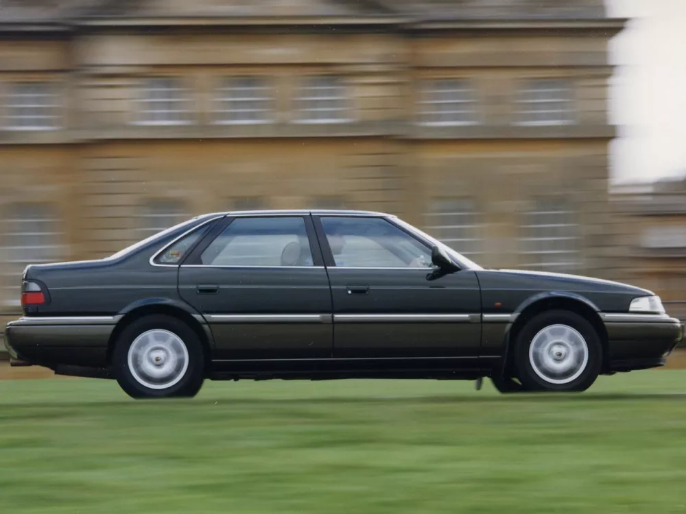 Автомобиль Rover 800 Седан